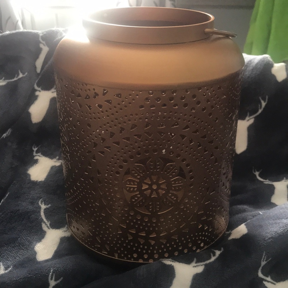 Lantern/candle holder